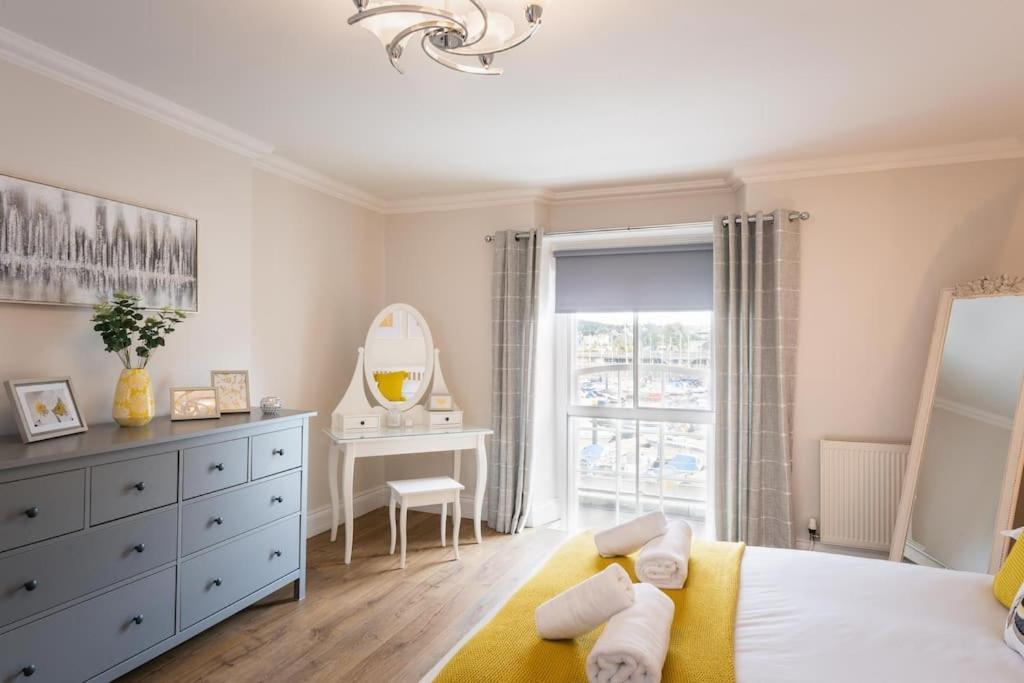 Blue Skies Apartment - Harbour Views 토키 외부 사진