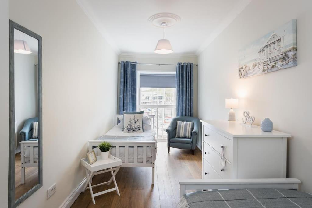 Blue Skies Apartment - Harbour Views 토키 외부 사진